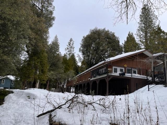 Ponderosa Creekside Retreat Villa Mariposa Exterior photo