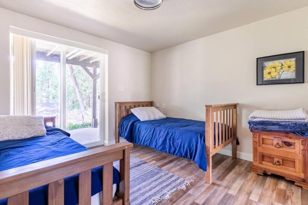 Ponderosa Creekside Retreat Villa Mariposa Exterior photo