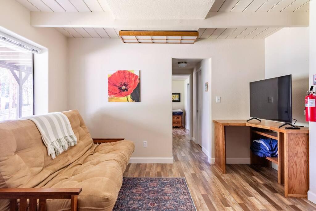 Ponderosa Creekside Retreat Villa Mariposa Exterior photo