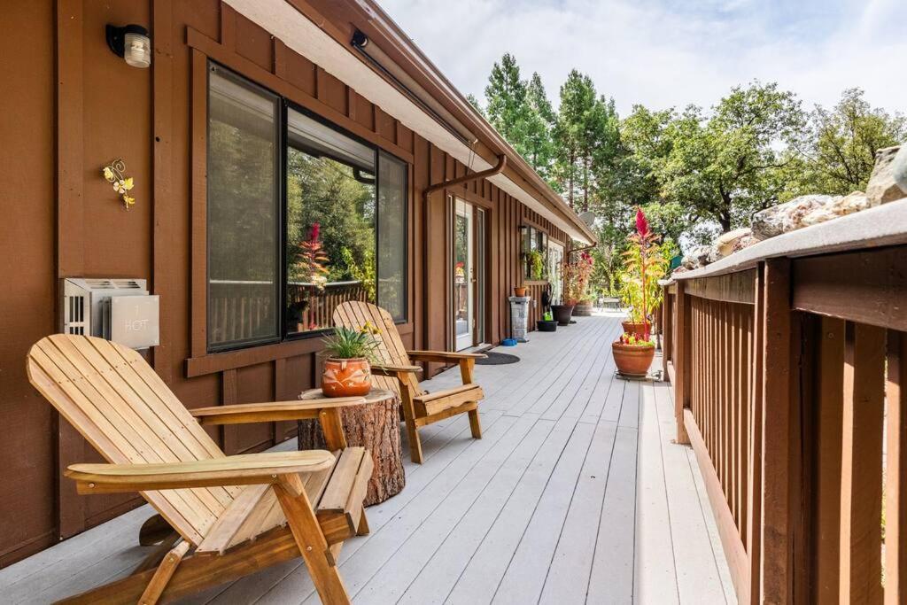 Ponderosa Creekside Retreat Villa Mariposa Exterior photo