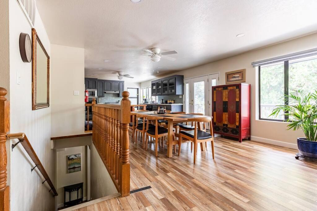 Ponderosa Creekside Retreat Villa Mariposa Exterior photo