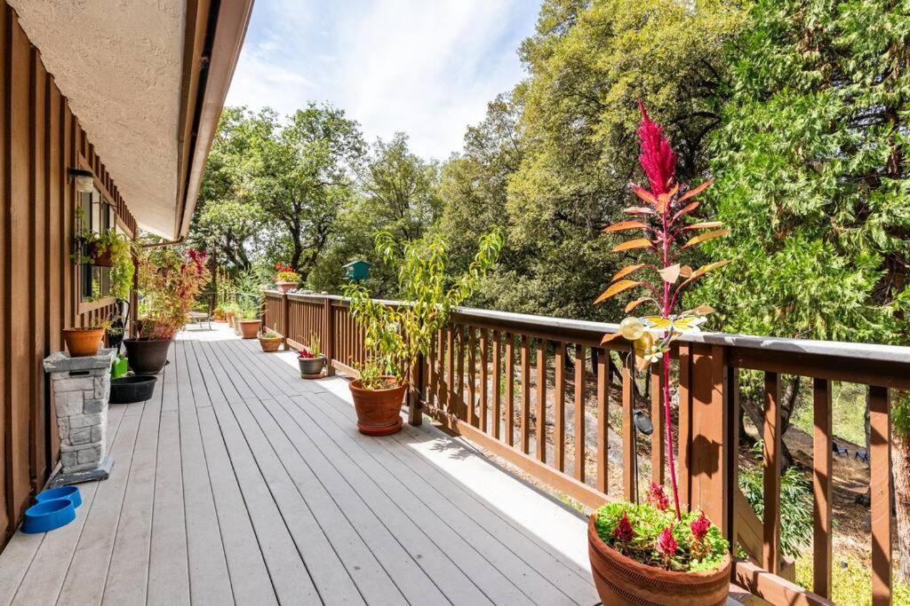 Ponderosa Creekside Retreat Villa Mariposa Exterior photo